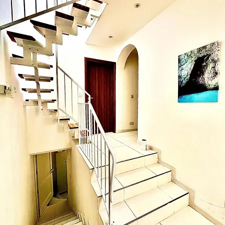 Large 200year Old 2 Min Away From Mdina Rabat
